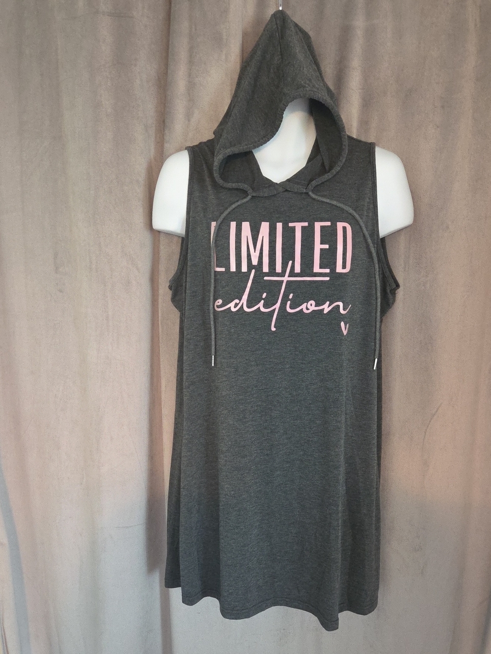 XXL Sleeveless Hooded Tunic "Limited Edition" in Dark Gray with Pink Print